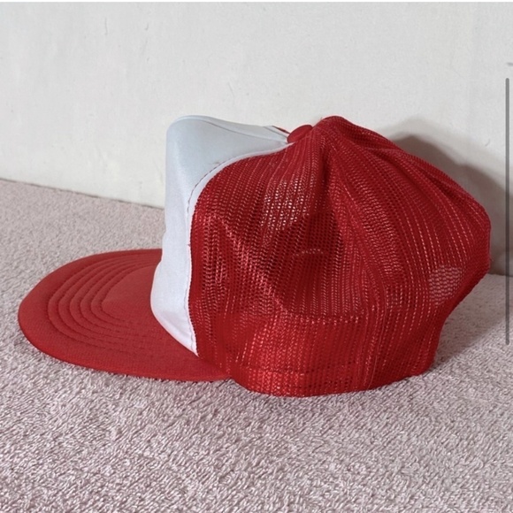 Vintage Red White Pucks Mesh Back Snap Back Trucker Hat - Picture 3 of 12